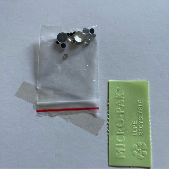 Never worn Steve Madden Women’s Carissa Rhinestone Sneaker - size 8.5M - Picture 13 of 13